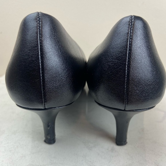 Life Stride Classic Black Heels - Picture 8 of 12
